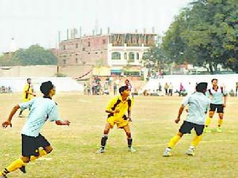 Mau defeated Varanasi by 3-0 points